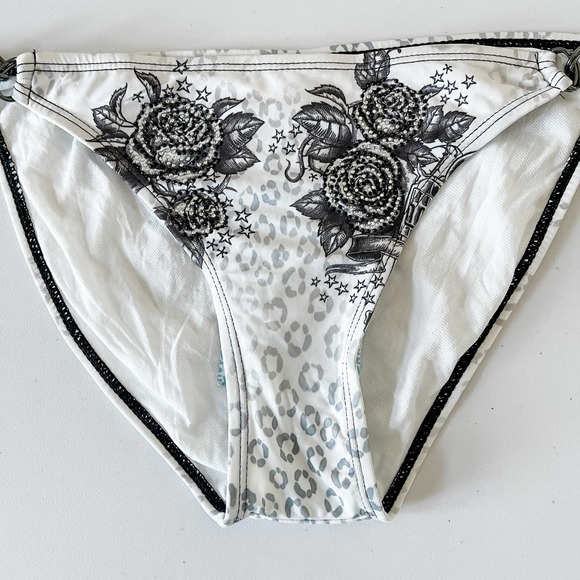 Sinful by Affliction Guns & Roses Embellished Bikini Bottom White Black Large - Picture 5 of 9